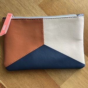 NWOT IPSY make up bag.